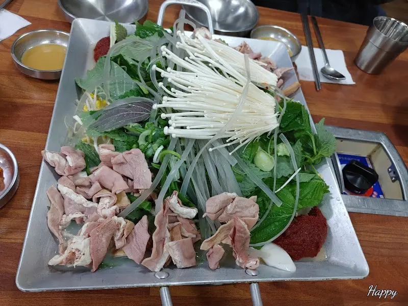 푸짐한 순대곱창전골