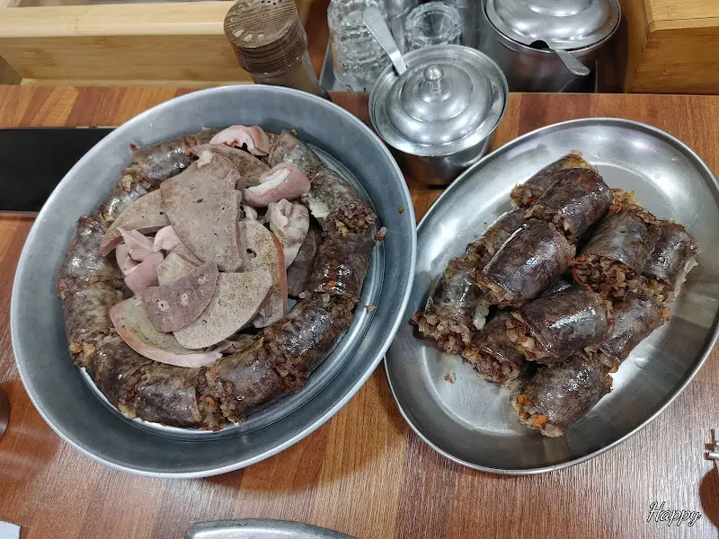 윤기가 좔좔 흐르는 순대