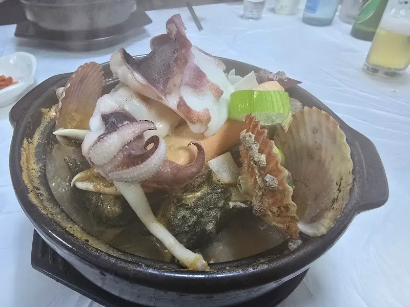 해물뚝배기 속 쭈꾸미