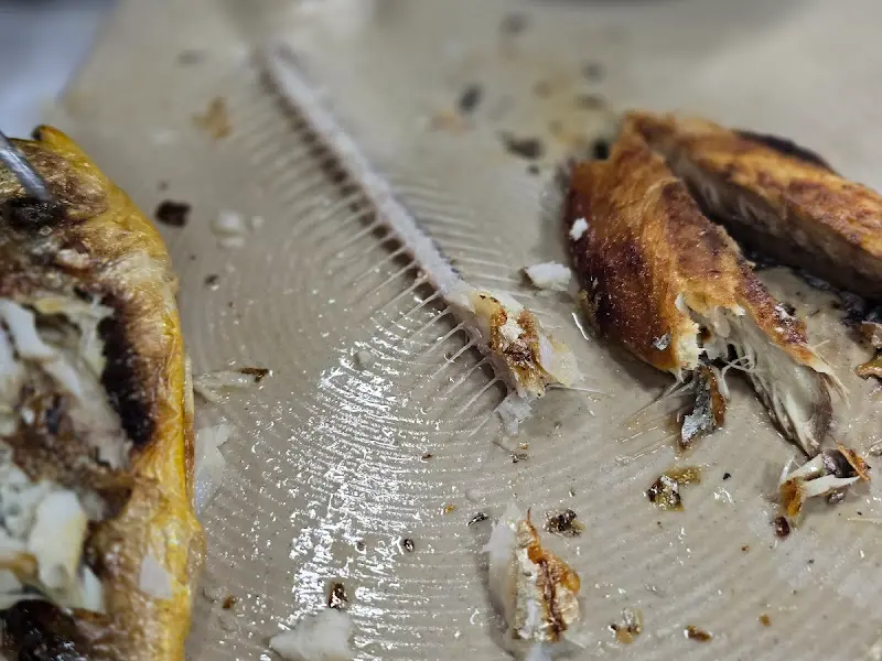 깔끔하게 비워진 생선구이