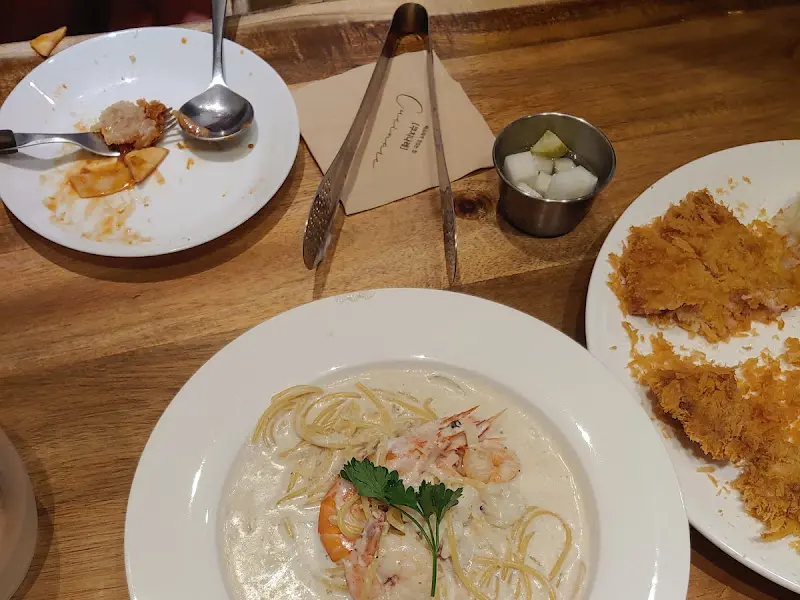 왕새우 로제 파스타 근접 샷