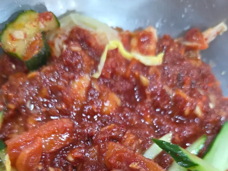 춘하추동밀면 내부