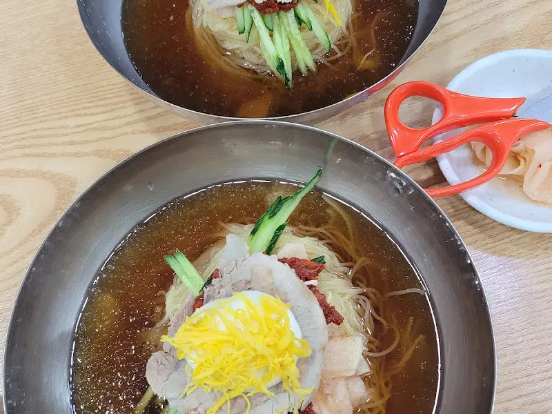 물밀면과 비빔밀면