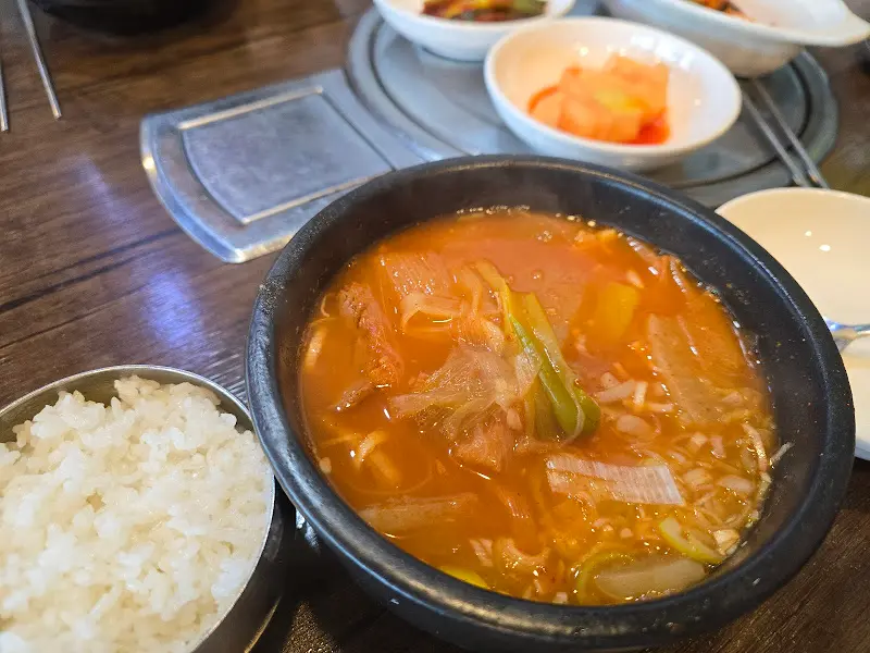 공주국밥과 밑반찬