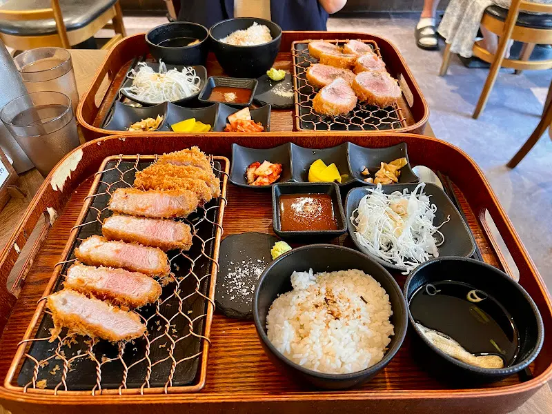 섬세한 카츠 안심 카츠 정식 한상차림