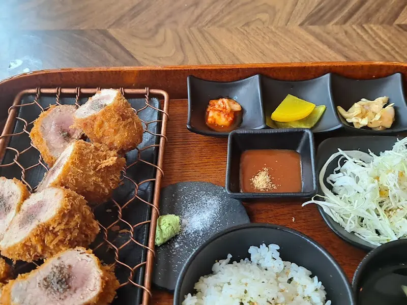 섬세한 카츠 돈까스