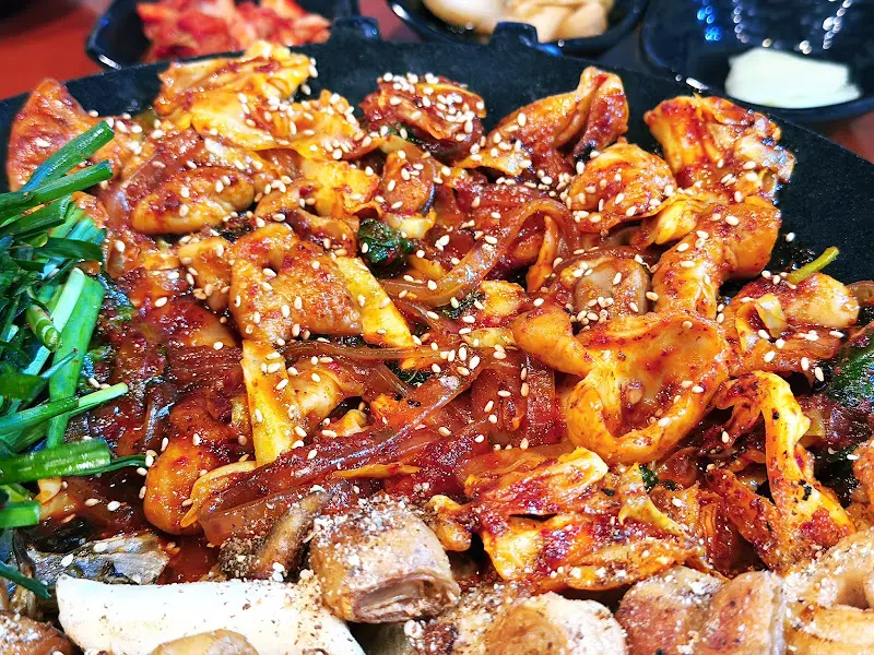 푸짐한 야채곱창 한 상