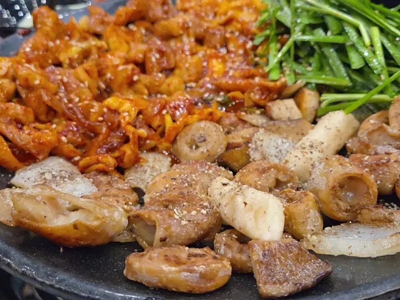 야채곱창과 소금구이 막창