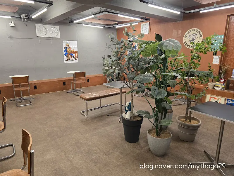 카페 지하 공간