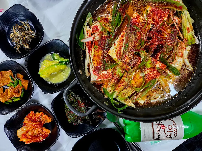 두부짜박이와 밑반찬, 막걸리