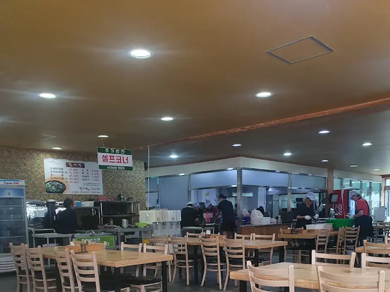 깔끔한 테이블 세팅