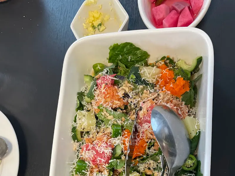 신선함이 가득한 샐러드