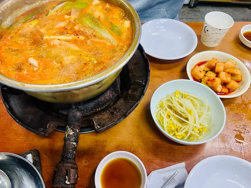 계림 식당 기본 상차림