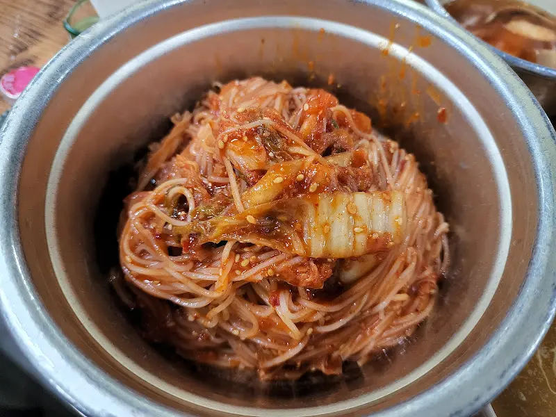매콤달콤 비빔국수