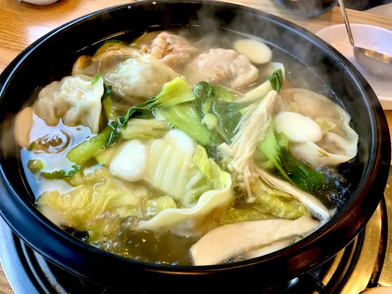 보글보글 끓는 만두전골