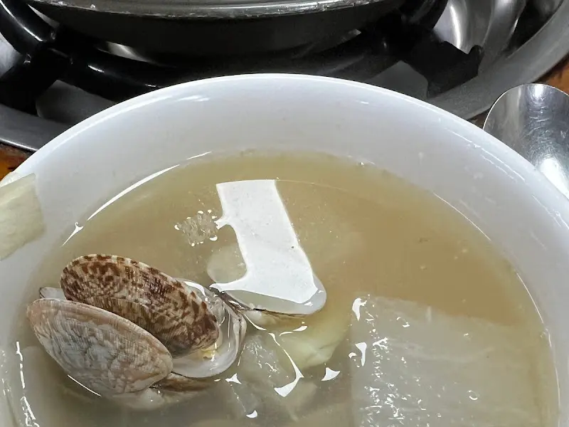 깔끔한 맛의 바지락탕