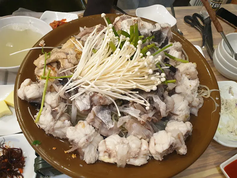 푸짐한 아구수육 한 상차림