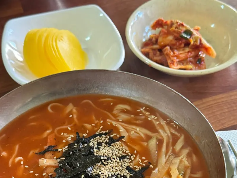 장칼국수와 반찬