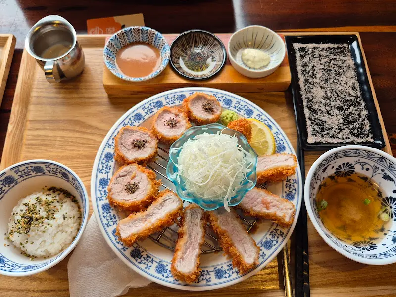 살찐고등어 흑돼지 안심 돈까스