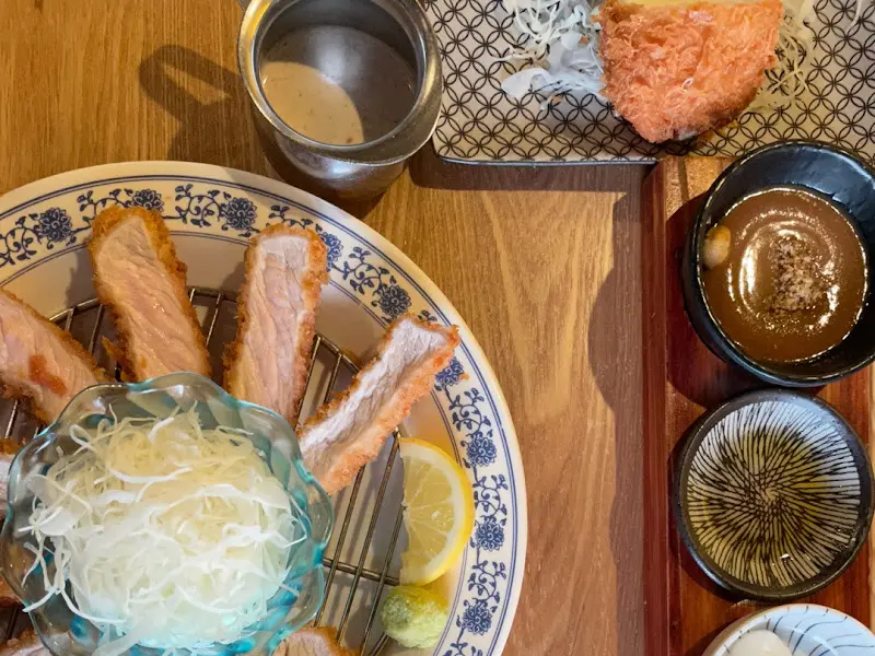 살찐고등어 흑돼지 돈까스 단면