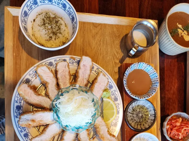 살찐고등어 건물 외관