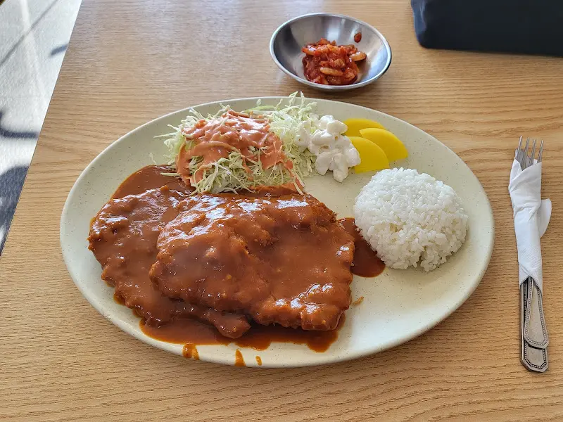 푸짐한 수제 돈까스