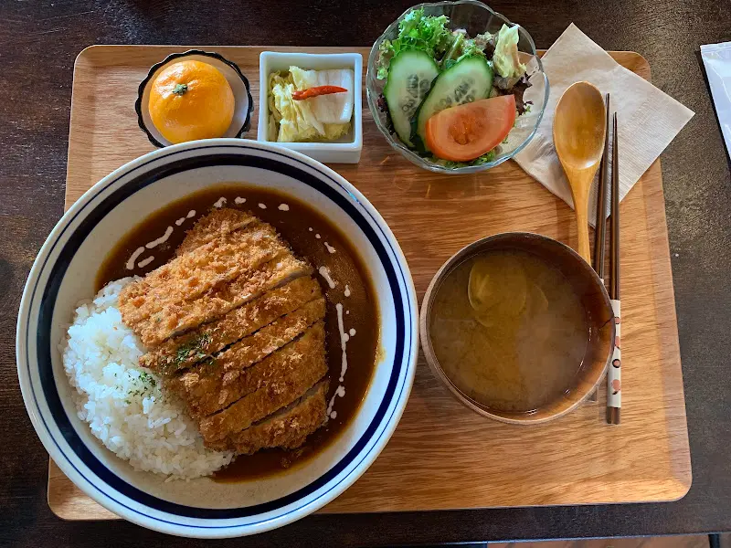 정갈한 카츠카레