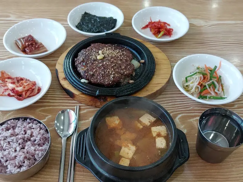 떡갈비 정식 한상차림