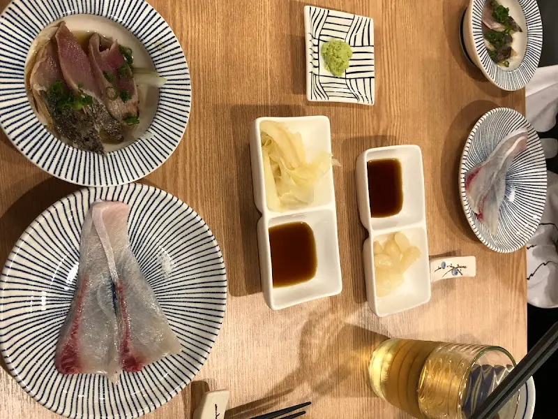 싱싱한 스시 한 상 차림