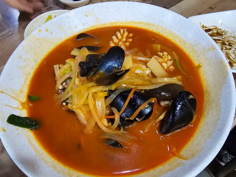 푸짐한 짬뽕 한 그릇