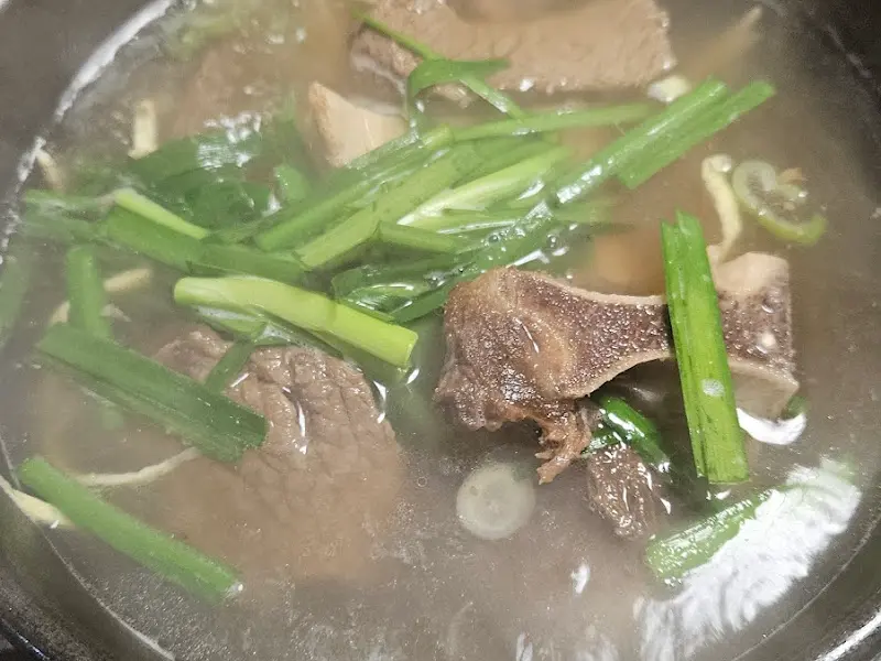 한우탕 속 뼈