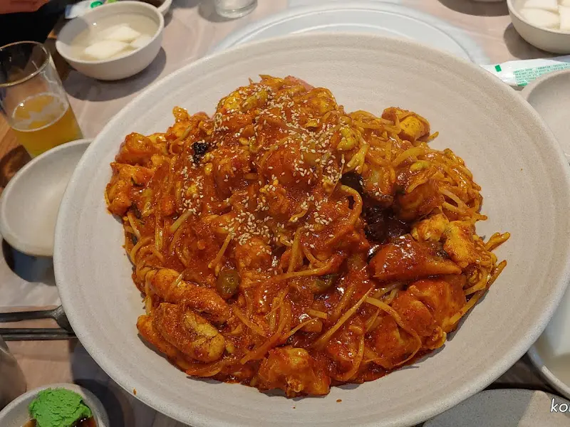 푸짐한 아구찜 한 상 차림