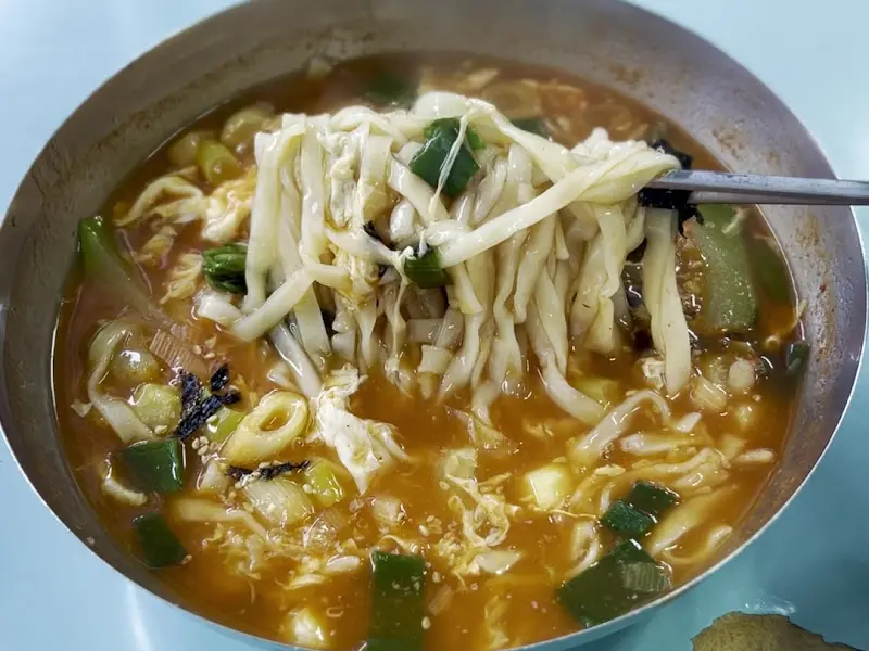 면발 들어올린 모습