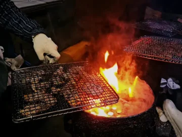 기다림 끝에 맛보는 상주 부흥식당의 연탄구이 석쇠 맛집 탐험기