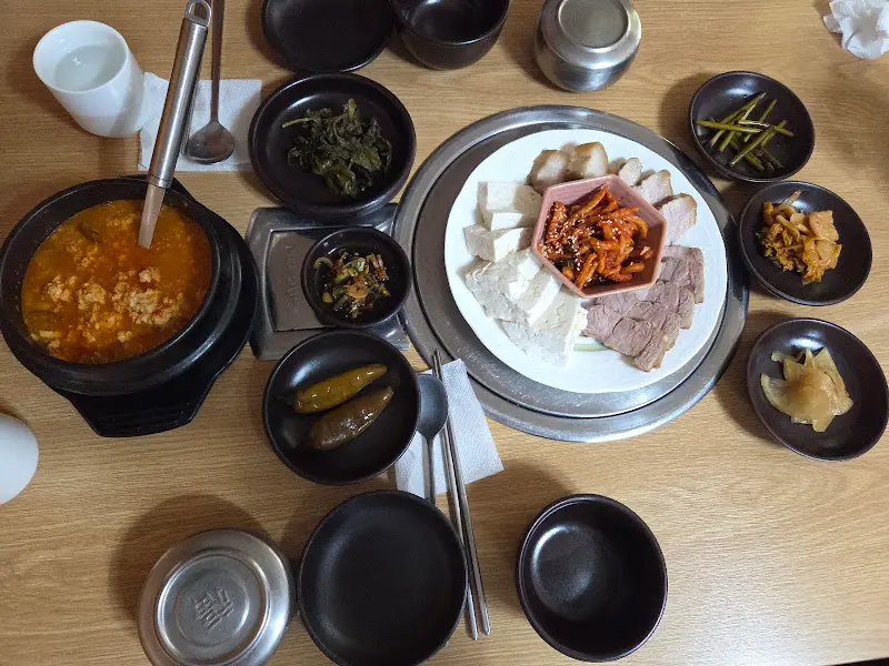 두부보쌈정식 한상차림