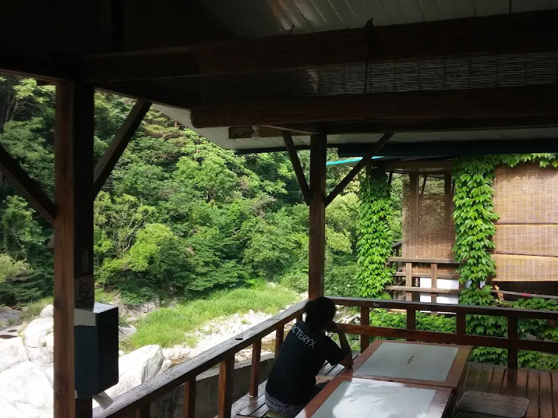 송림회관 테라스