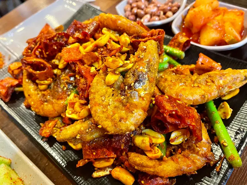 매콤달콤한 양념에 버무려진 절인 오이무침