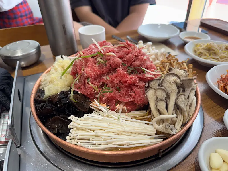 푸짐한 버섯불고기 전골 재료