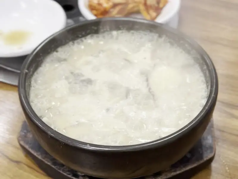 깔끔한 식당 내부