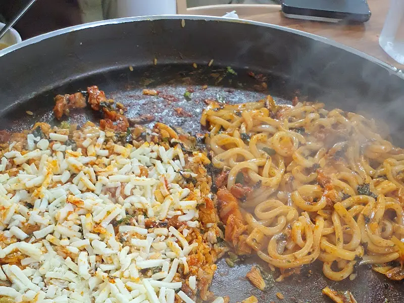 불티나 닭갈비 치즈 볶음밥