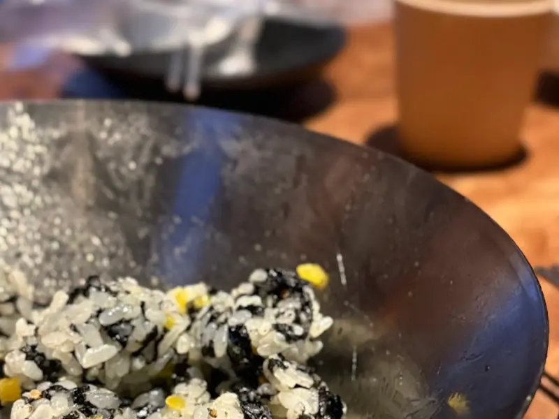 김가루 날치알 주먹밥