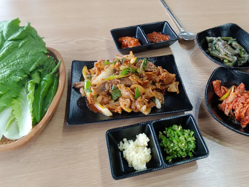 쌈 채소와 밑반찬