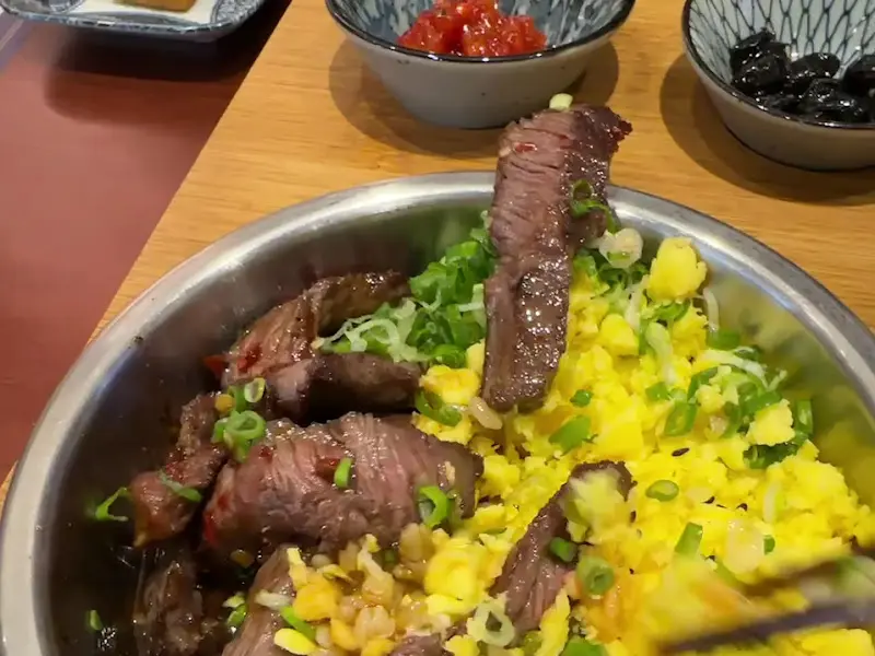 스테이크 솥밥