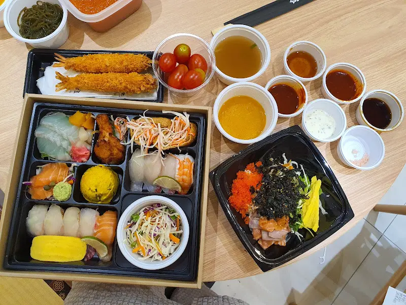 푸짐한 도시락 세트