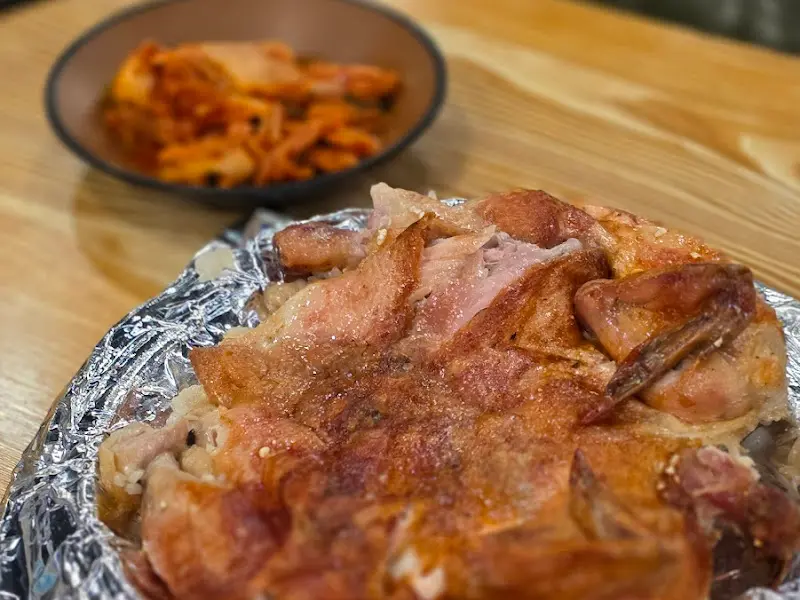 윤기가 흐르는 닭