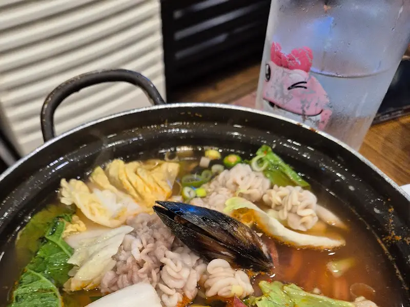 오징어 찌개 속 오징어