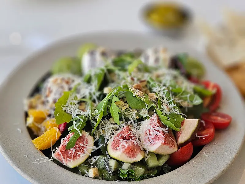 로즈모먼트 샐러드