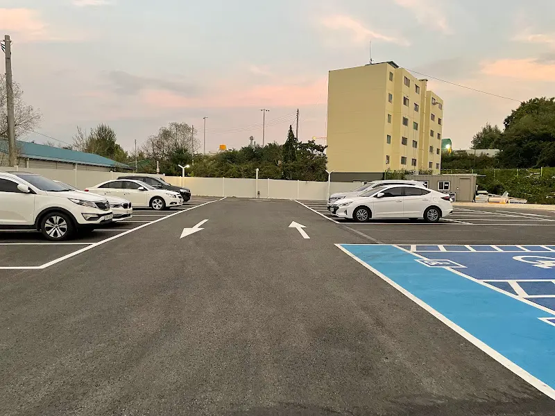 로즈모먼트 주차장