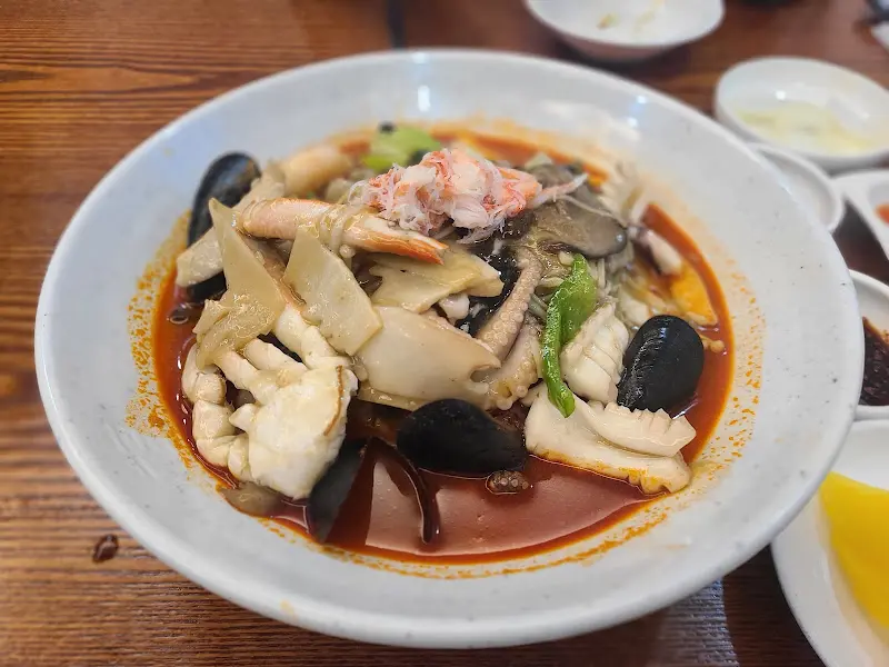 해산물이 푸짐하게 들어간 죽변짬뽕