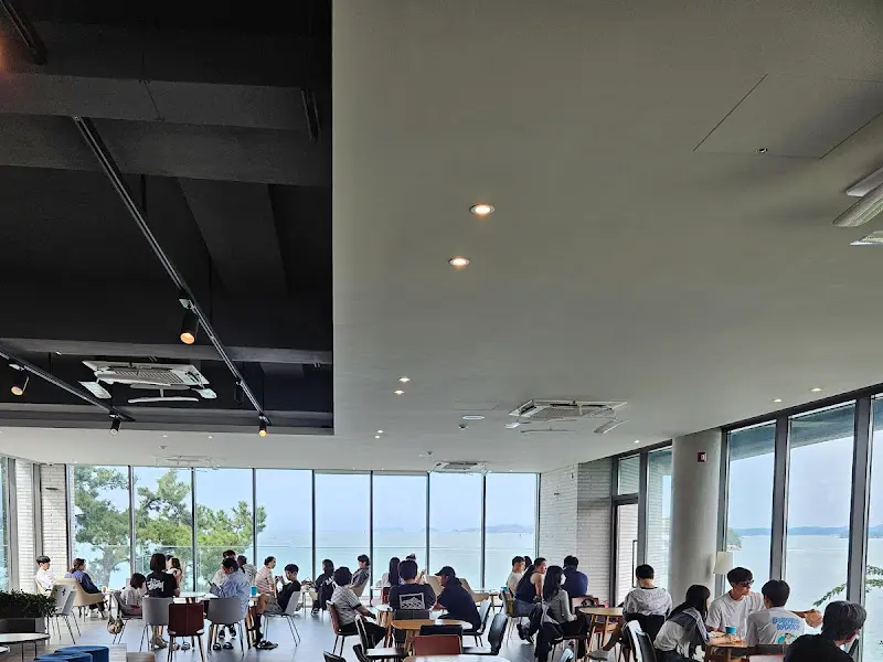 카페 내부 모습